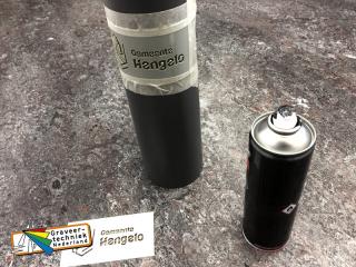 Spuitsjabloon gebogen voor op een ronde paal.